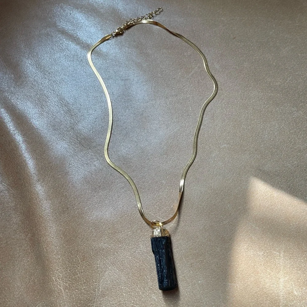 Tourmaline black crystal stone pendant charm necklace gold plated snake chain - Picture 5 of 8